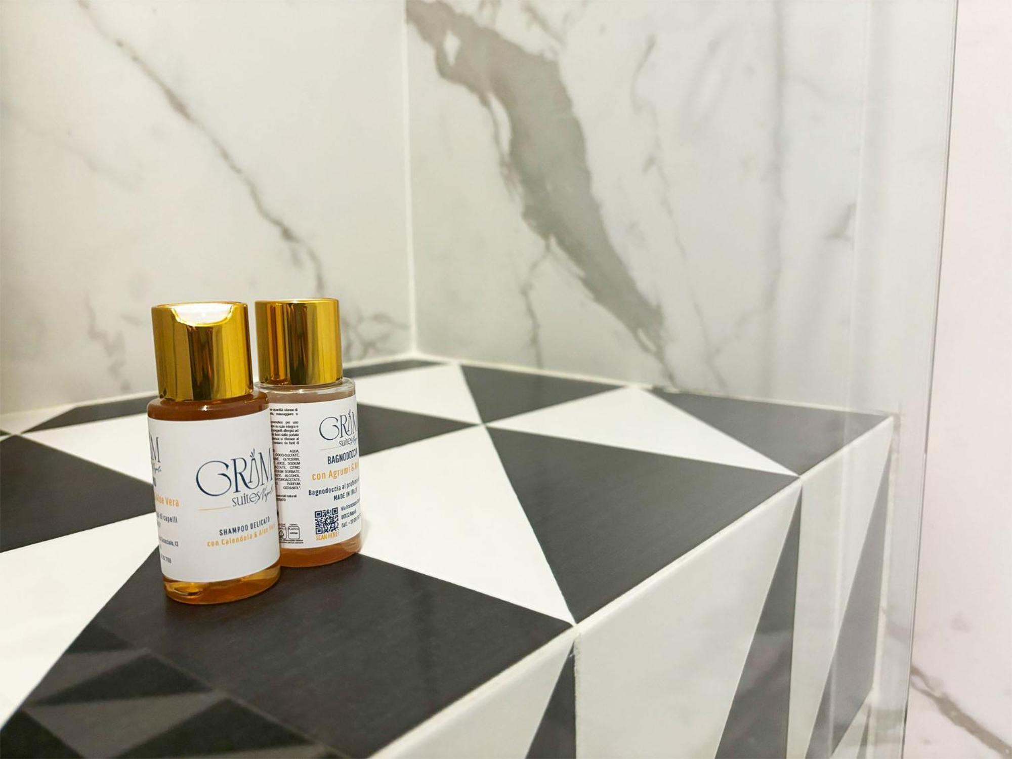 Gram Suites Наполи Екстериор снимка